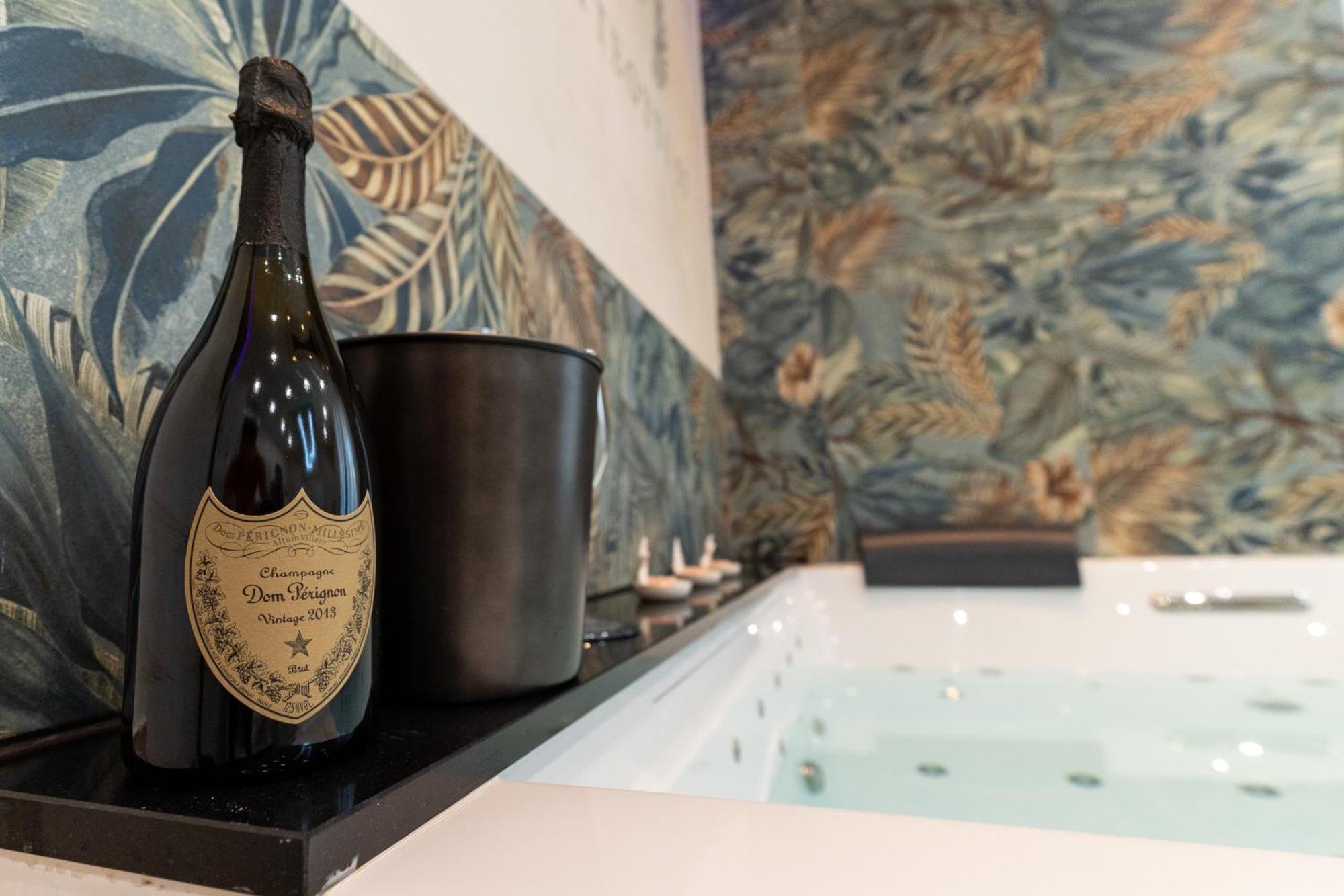 Suites Matteotti 57 Civitavecchia Exteriör bild